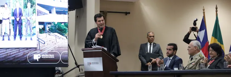 Chefe da Casa Militar prestigia homenagem do Ministério Público aos 200 anos da PMBA 