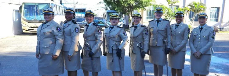 Policiais Militares femininas da CMG foram condecoradas com a Medalha Três Marias