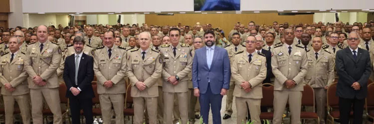 Chefe da CMG prestigia formatura dos novos sargentos