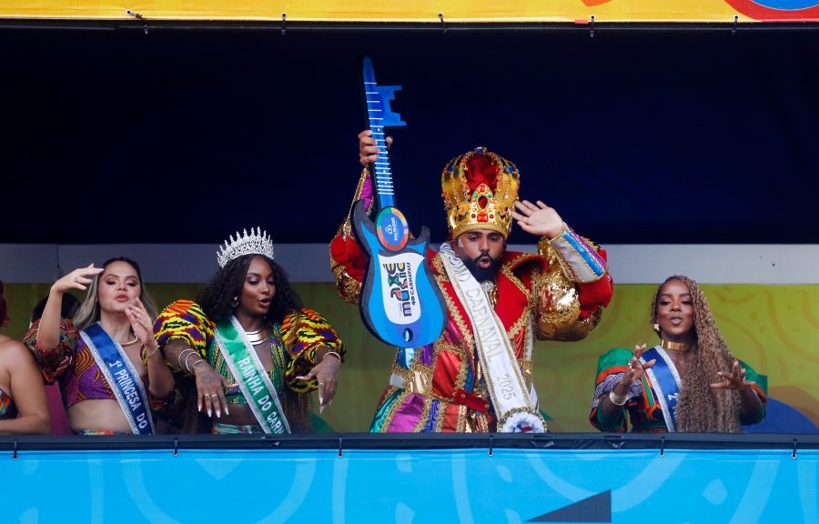 “Desejo sucesso aos artistas que fazem deste carnaval o mais potente do mundo”, declarou governador na abertura oficial da festa na capital