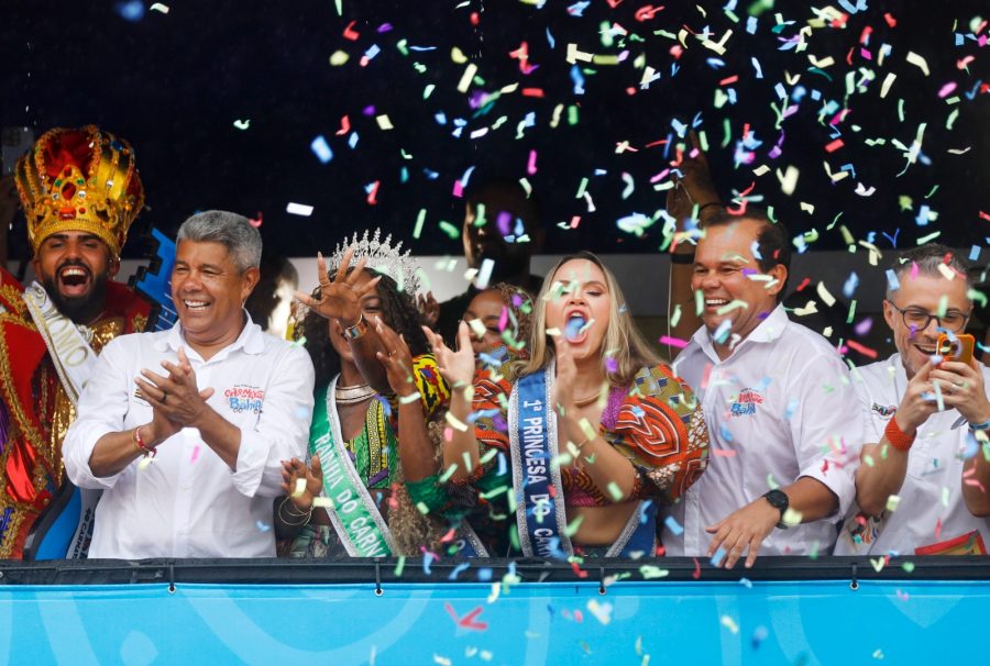 “Desejo sucesso aos artistas que fazem deste carnaval o mais potente do mundo”, declarou governador na abertura oficial da festa na capital