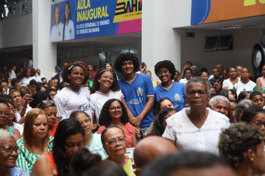 Início do ano letivo 2025 da rede estadual é marcado por entrega de escola de tempo integral e anúncios para a educação