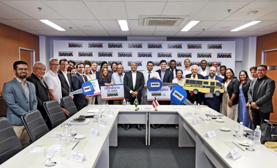 Em encontro com prefeito de Sapeaçu, governador entrega equipamentos e planeja desenvolvimento do município