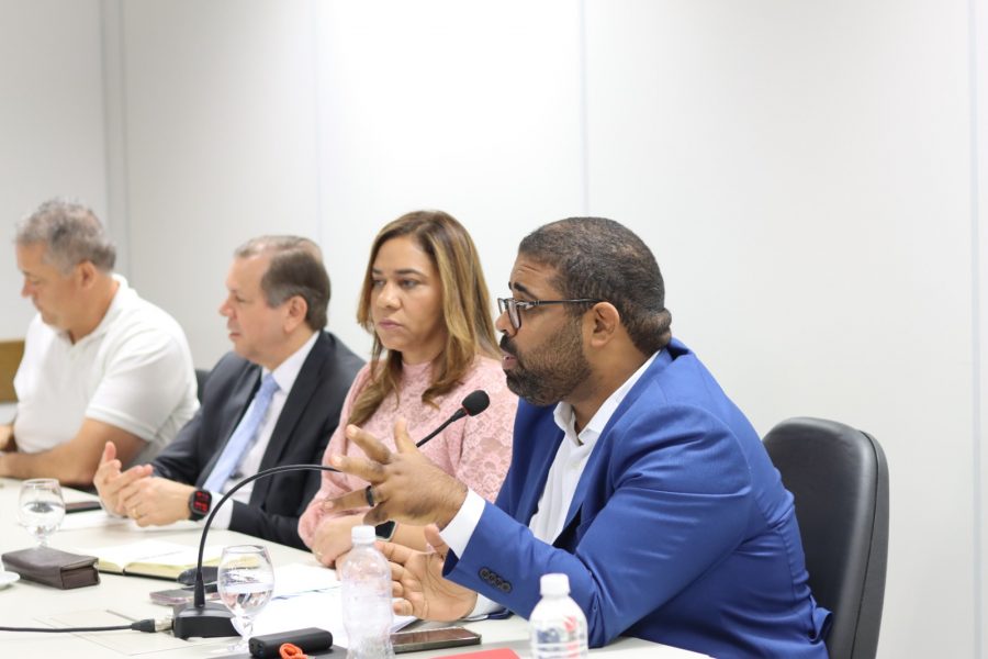 Sesab se reúne com representantes de instituições públicas para discutir avanços no Pacto Bahia pela Saúde