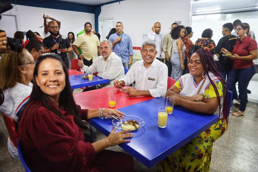 Estudantes do EJA da rede estadual participam de aula inaugural do novo ano letivo