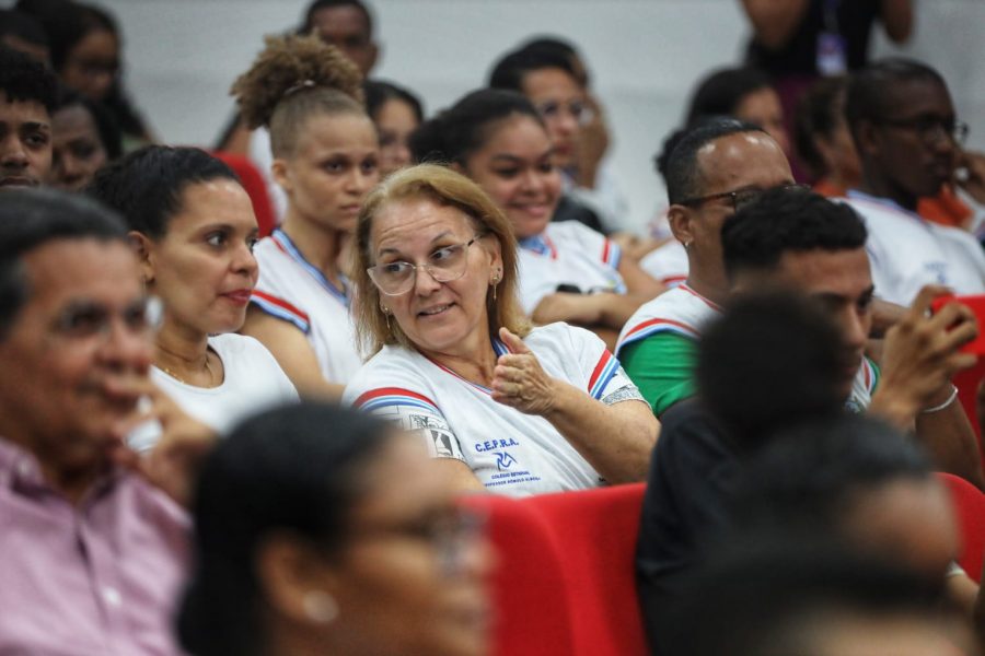 Estudantes do EJA da rede estadual participam de aula inaugural do novo ano letivo