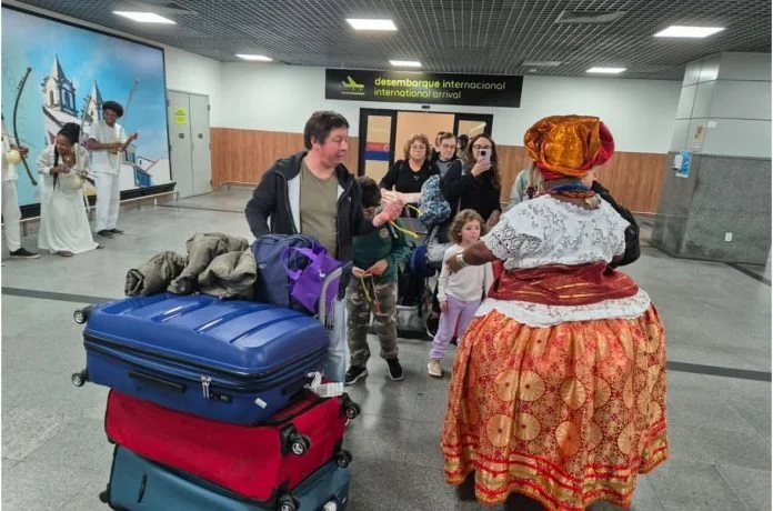Com novo recorde de turistas, Carnaval da Bahia é marcado pela globalização
