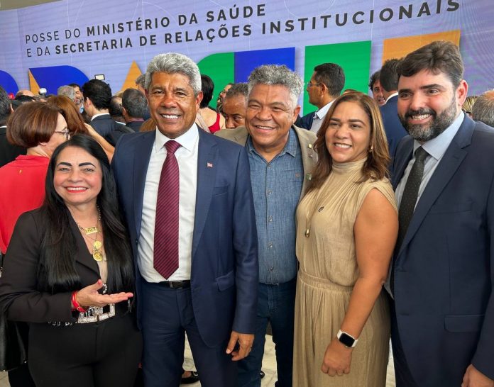 Jerônimo defende mais recursos para a saúde em posse de ministros, em Brasília