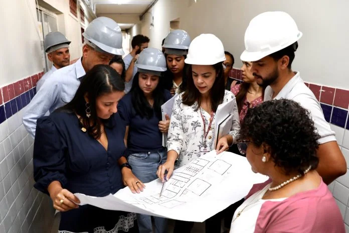 Escolas estaduais do bairro da Federação recebem visita de equipe técnica da SEC