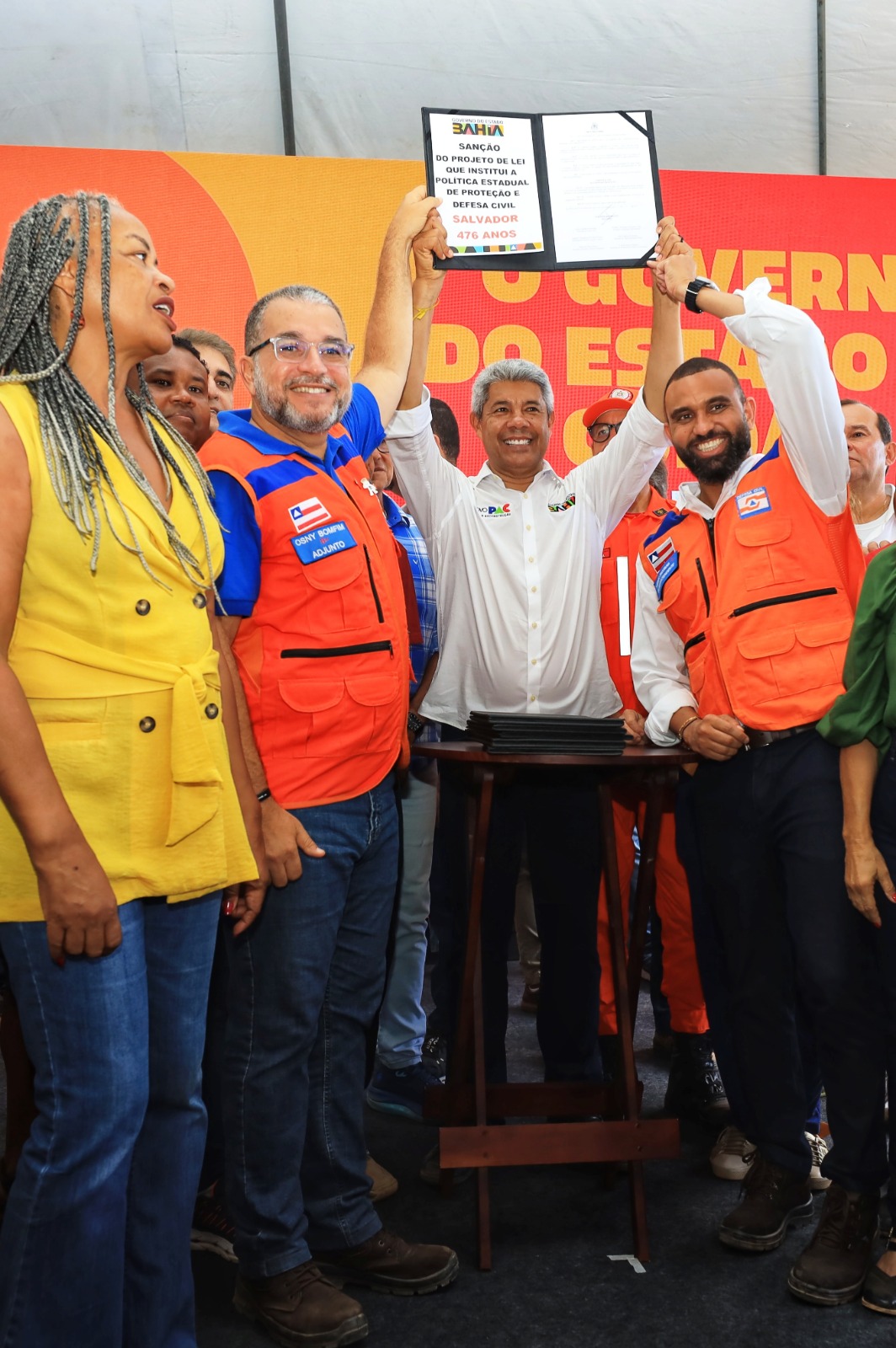 Jerônimo Rodrigues sanciona Lei de Proteção e Defesa Civil e anuncia edital de Fomento à Pesquisa