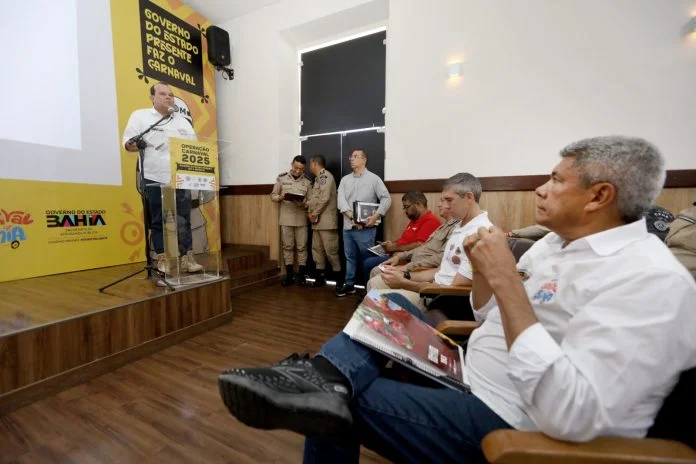 Carnaval 2025 segue sem registro de crimes graves; governador participou de balanço neste domingo