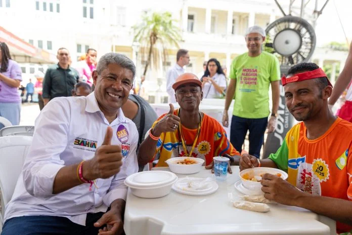 Carnaval: Governo do Estado entrega 56 mil refeições para trabalhadores informais