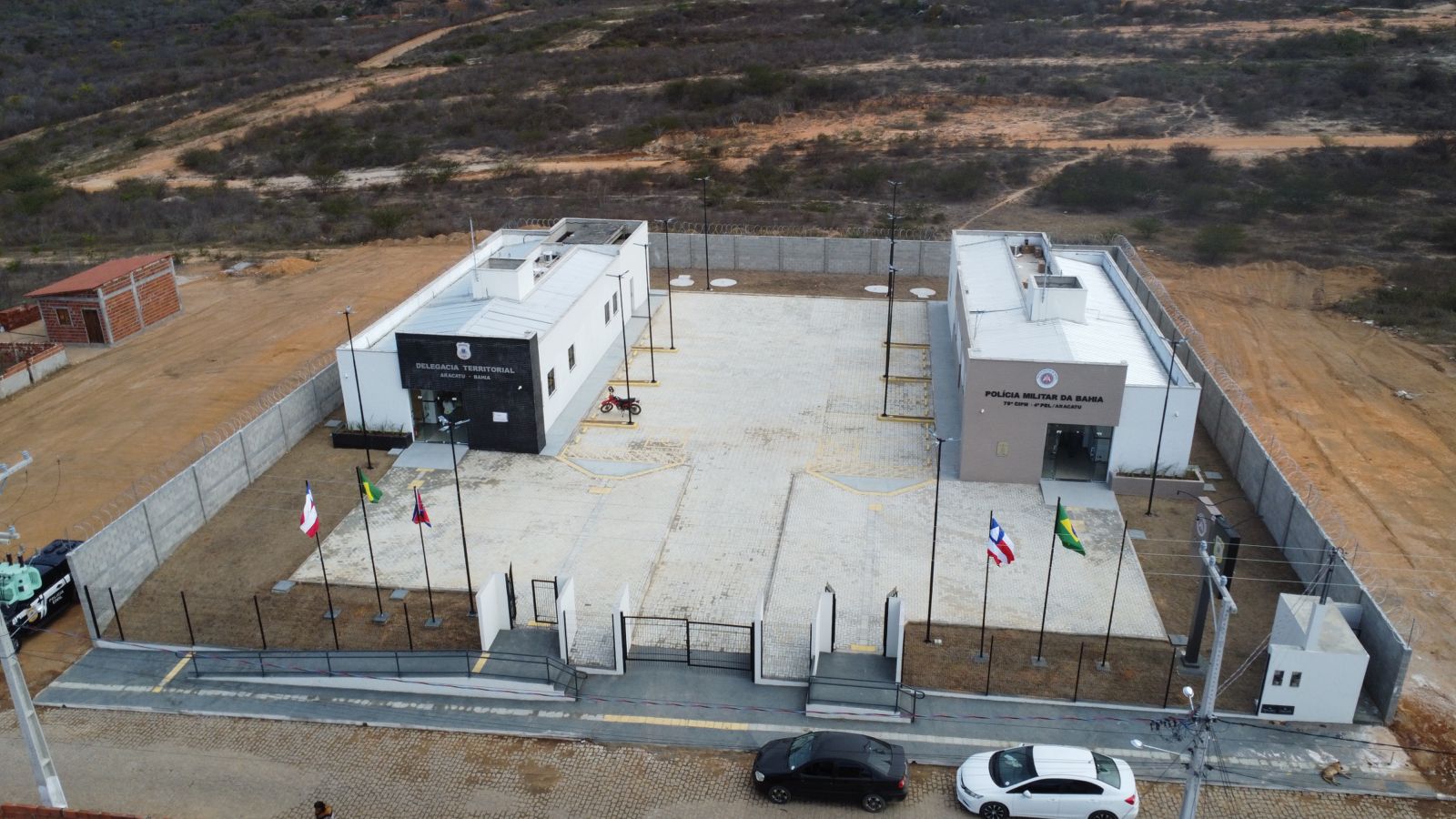 Governador entrega obras e reforça segurança, educação, água e produção rural em Aracatu