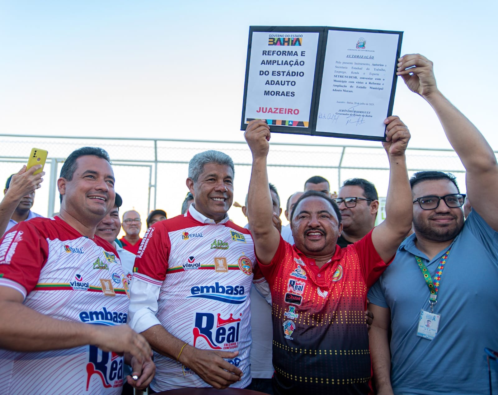 Governador autoriza reforma do Estádio Adauto Moraes e assiste classificação do Juazeirense para a próxima fase da Série D