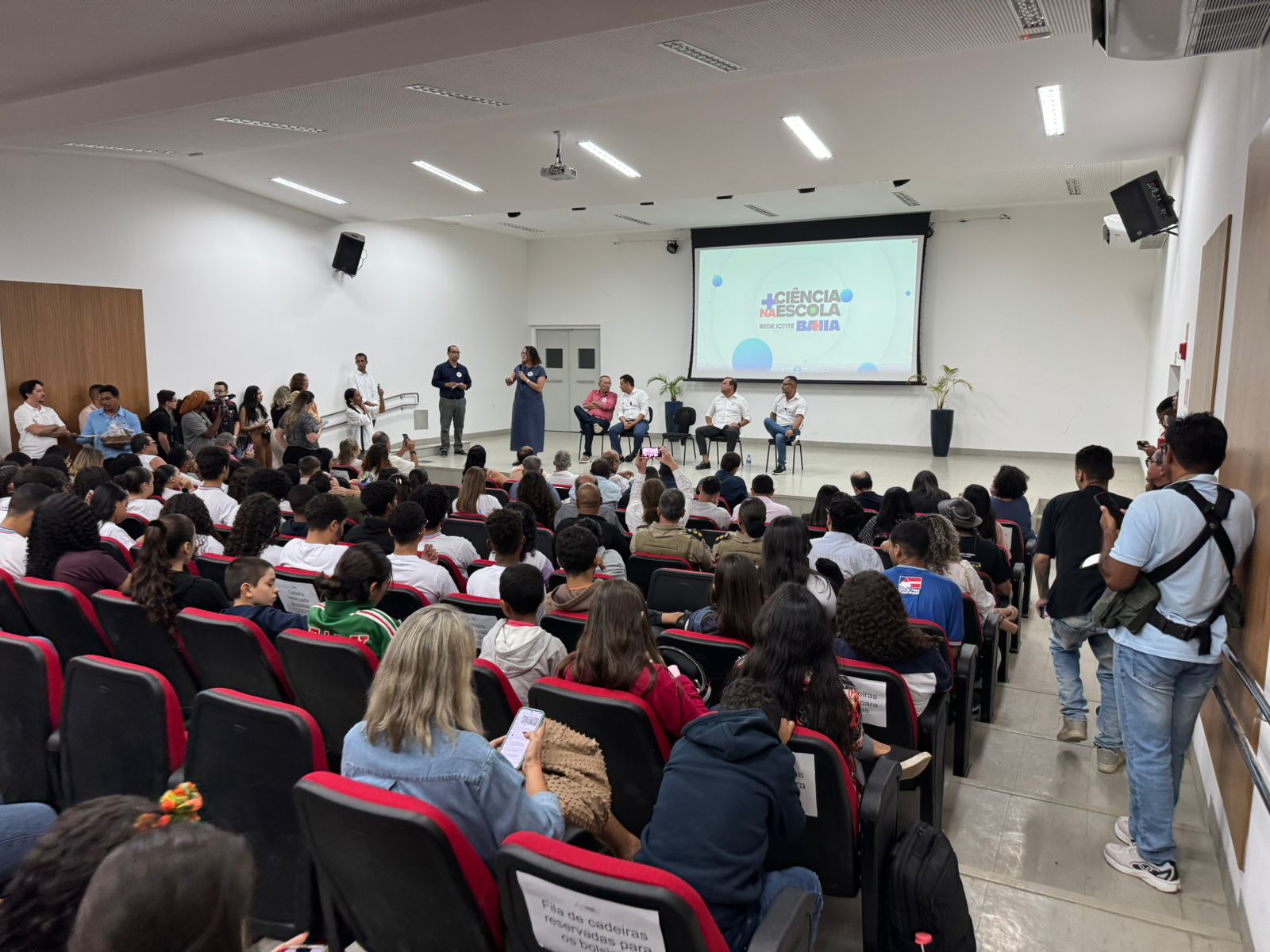 Laboratório de ponta coloca ciência nas mãos dos estudantes da rede estadual em Juazeiro