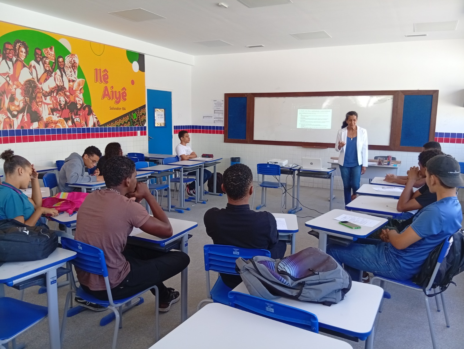 Estudantes estaduais de Vila de Abrantes participam de atividades pedagógicas voltadas à sustentabilidade e cultura