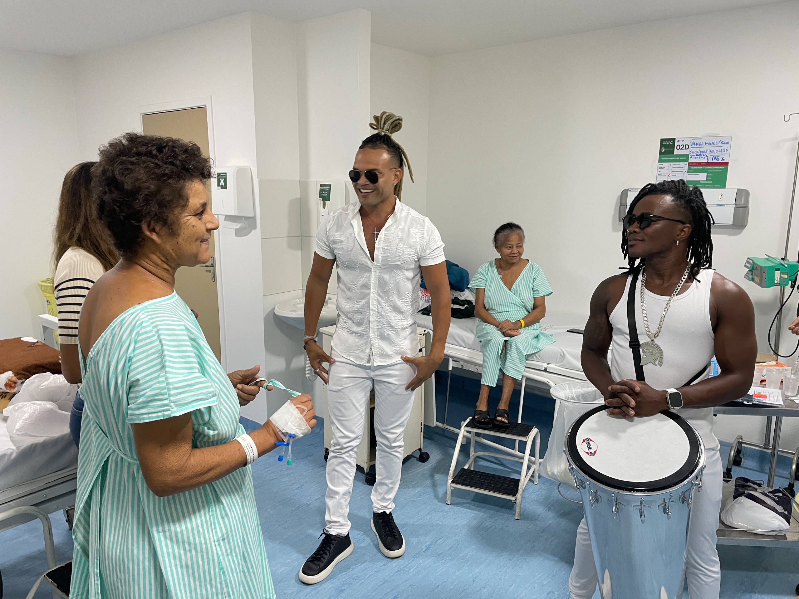 Com apresentação de Buja Ferreira e Anderson Capacete, projeto Música Cura emociona pacientes do INAC