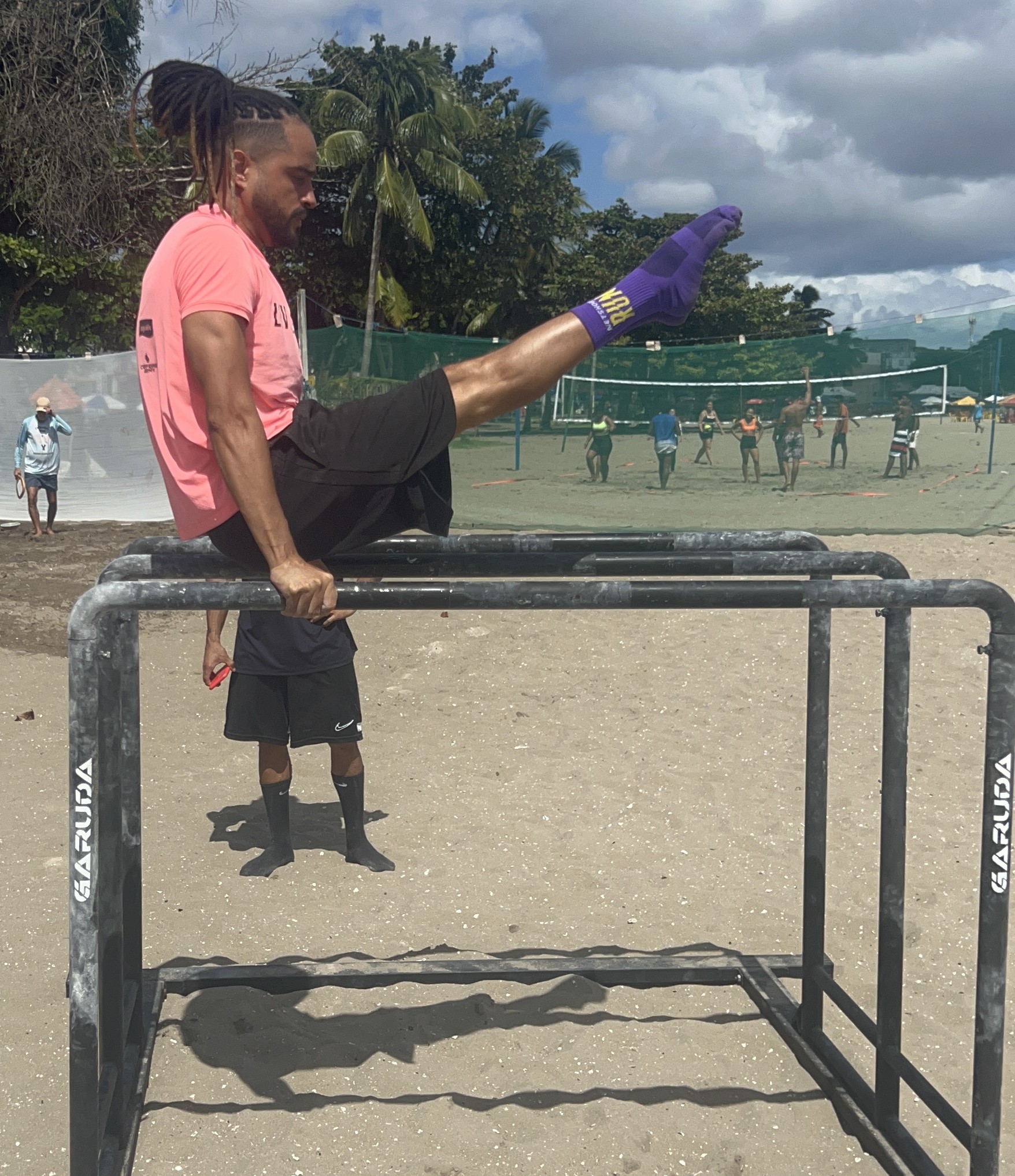 Baianos viajam para competição nacional de calistenia em Brasília com apoio da Sudesb
