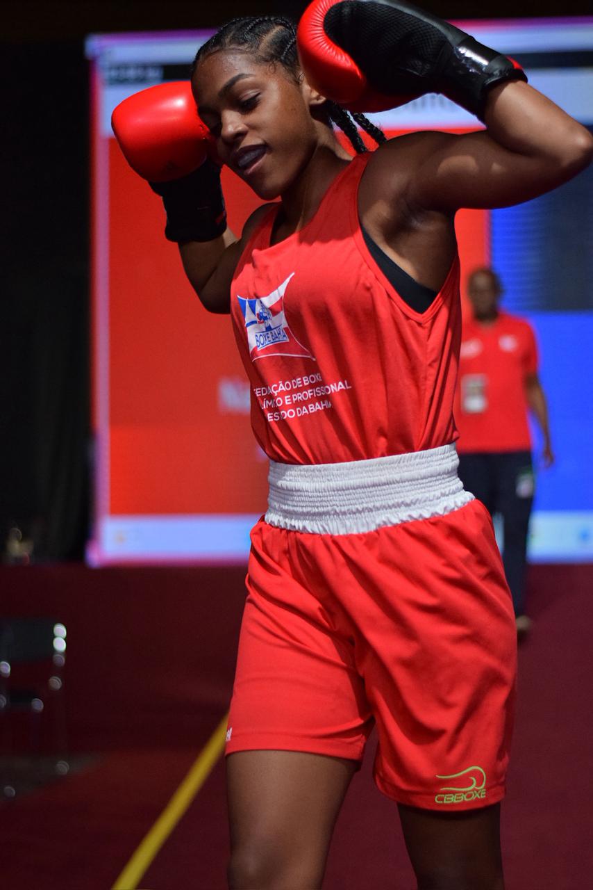 Duas atletas do boxe baiano são convocadas para base internacional de treinamento na Colômbia