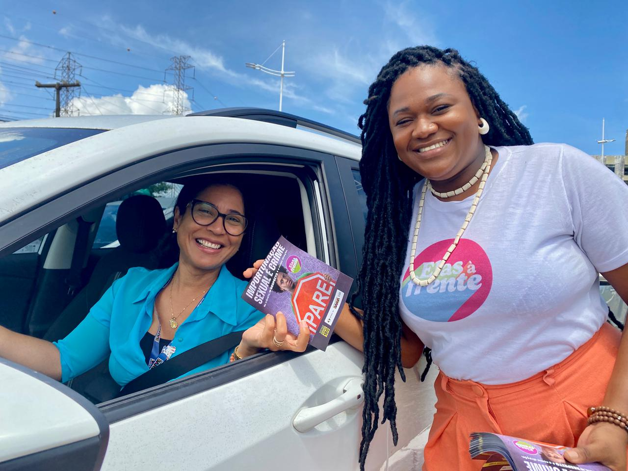 SPM e Detran fazem blitz educativa em dia de mobilização nacional por respeito às mulheres nos transportes públicos