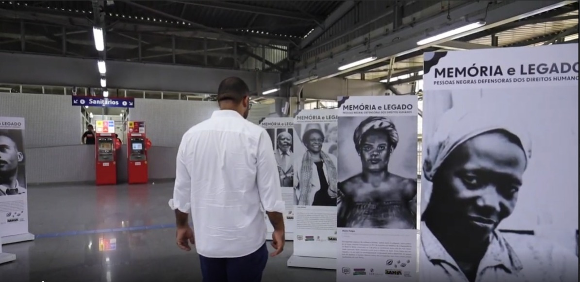 Dezembro dos Direitos Humanos: Exposição fotográfica “Memória e Legado” permanece aberta ao público na Estação de Metrô da Rodoviária