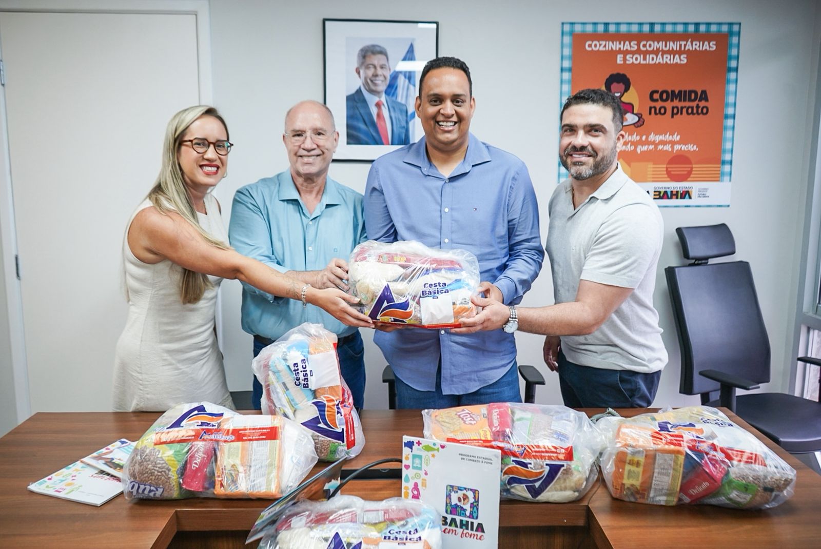 Bahia Sem Fome recebe doação de 1,5 tonelada de alimentos de empresas do setor de comunicação