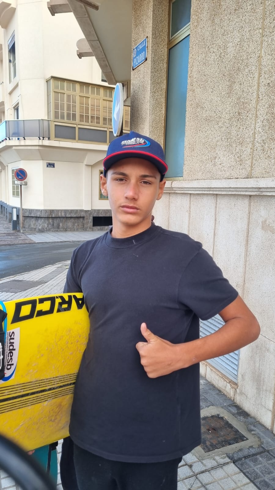 Jovem promessa do stand up paddle surf disputa mundial na Espanha com apoio do Governo do Estado