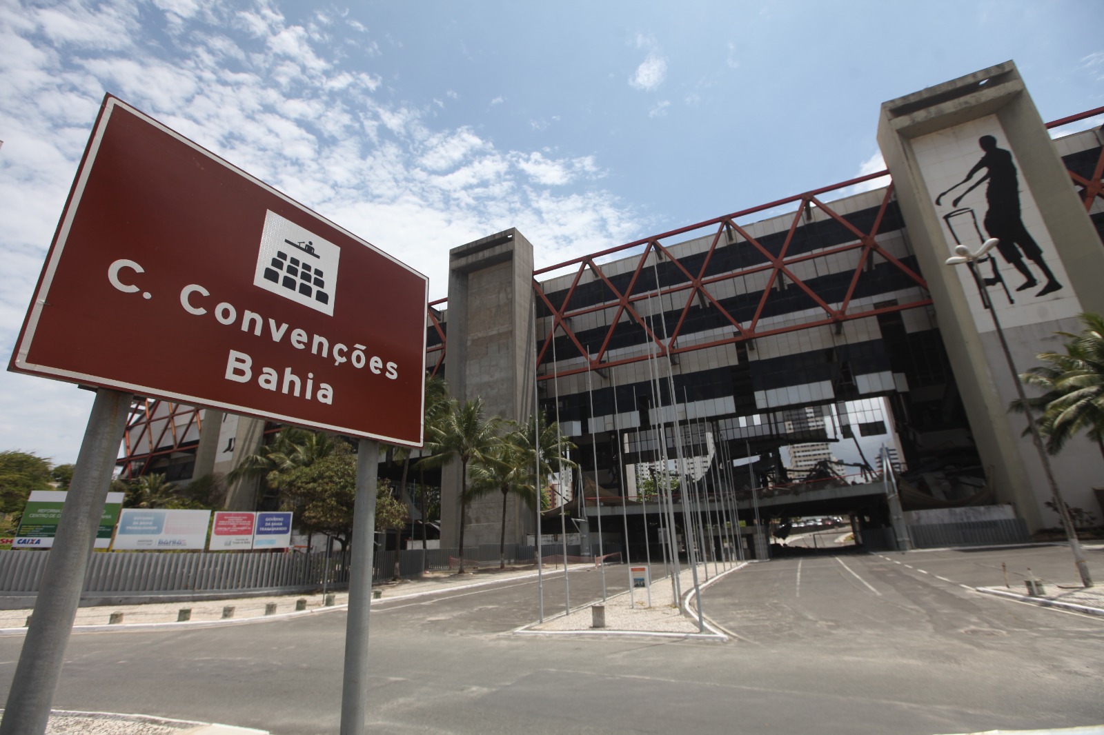 Secretaria da Administração publica edital para leiloar antigo Centro de Convenções