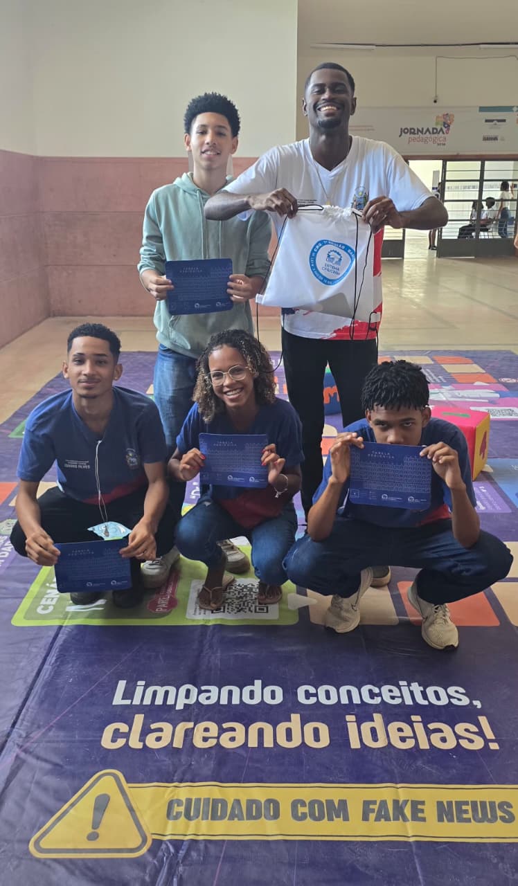 Alunos do ICEIA mergulham em jogo que revela perigos invisíveis dentro de casa