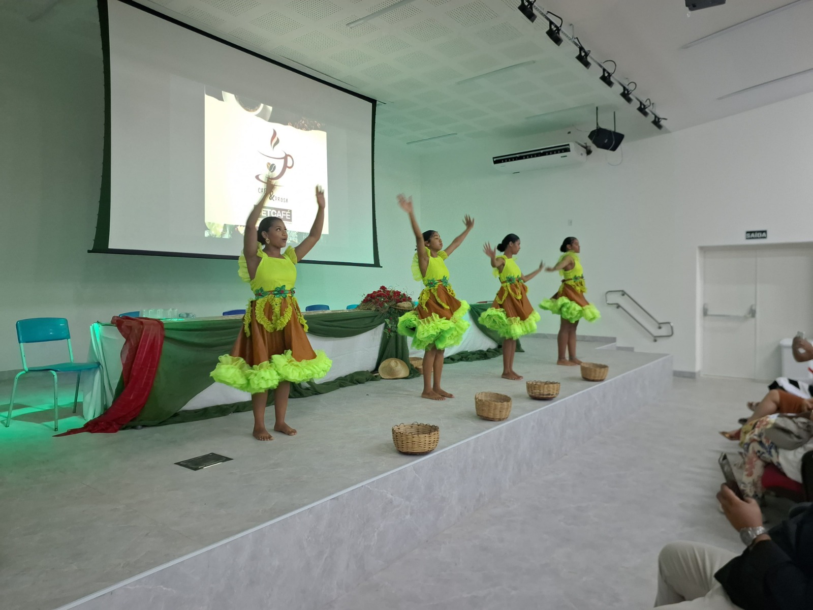 Café & Prosa transforma escola do campo em vitrine de ciência, cultura e tradição no Vale do Jiquiriçá