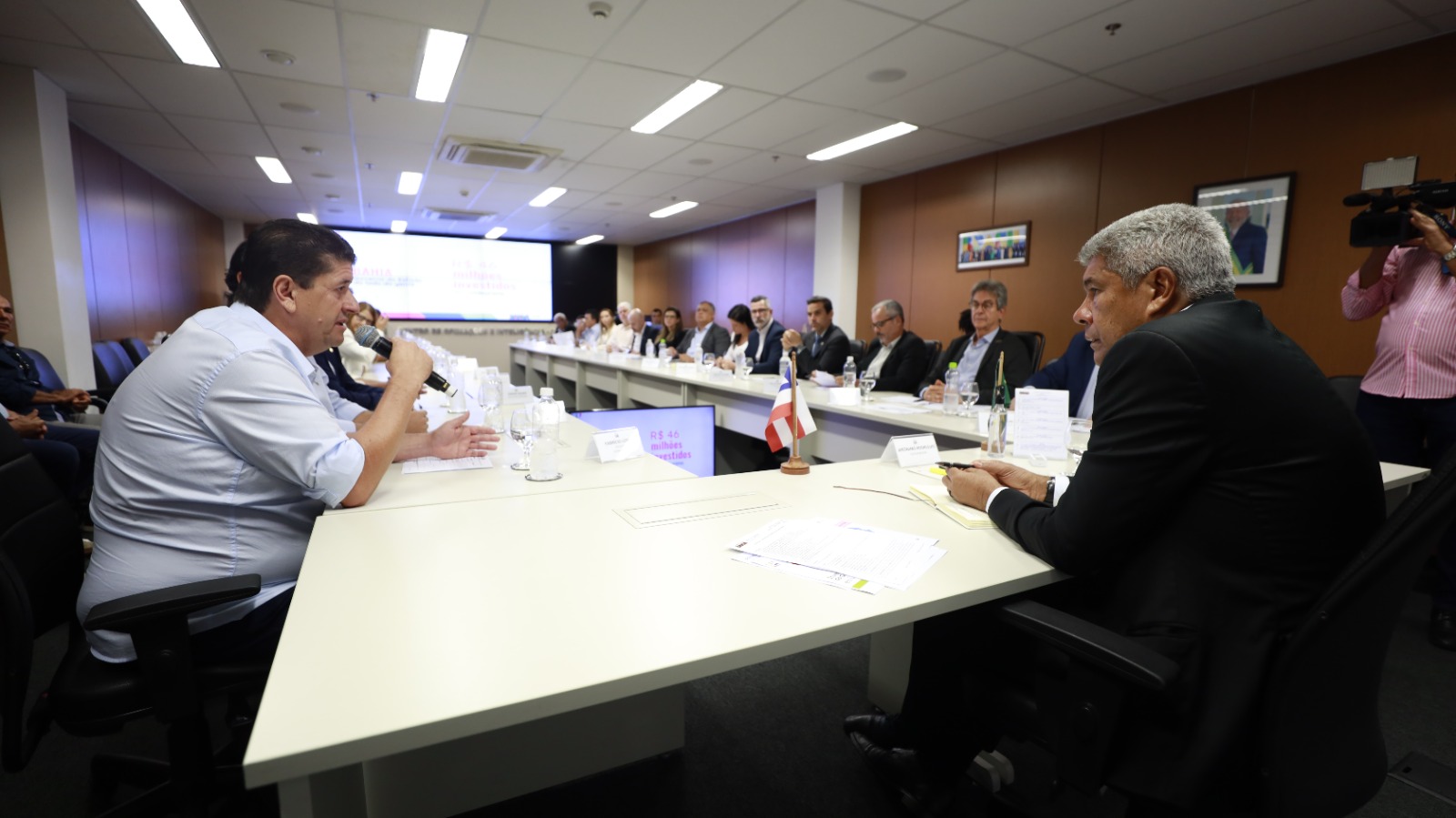 Encontro entre governador e prefeito de Umburanas define ações e garante entregas para o município