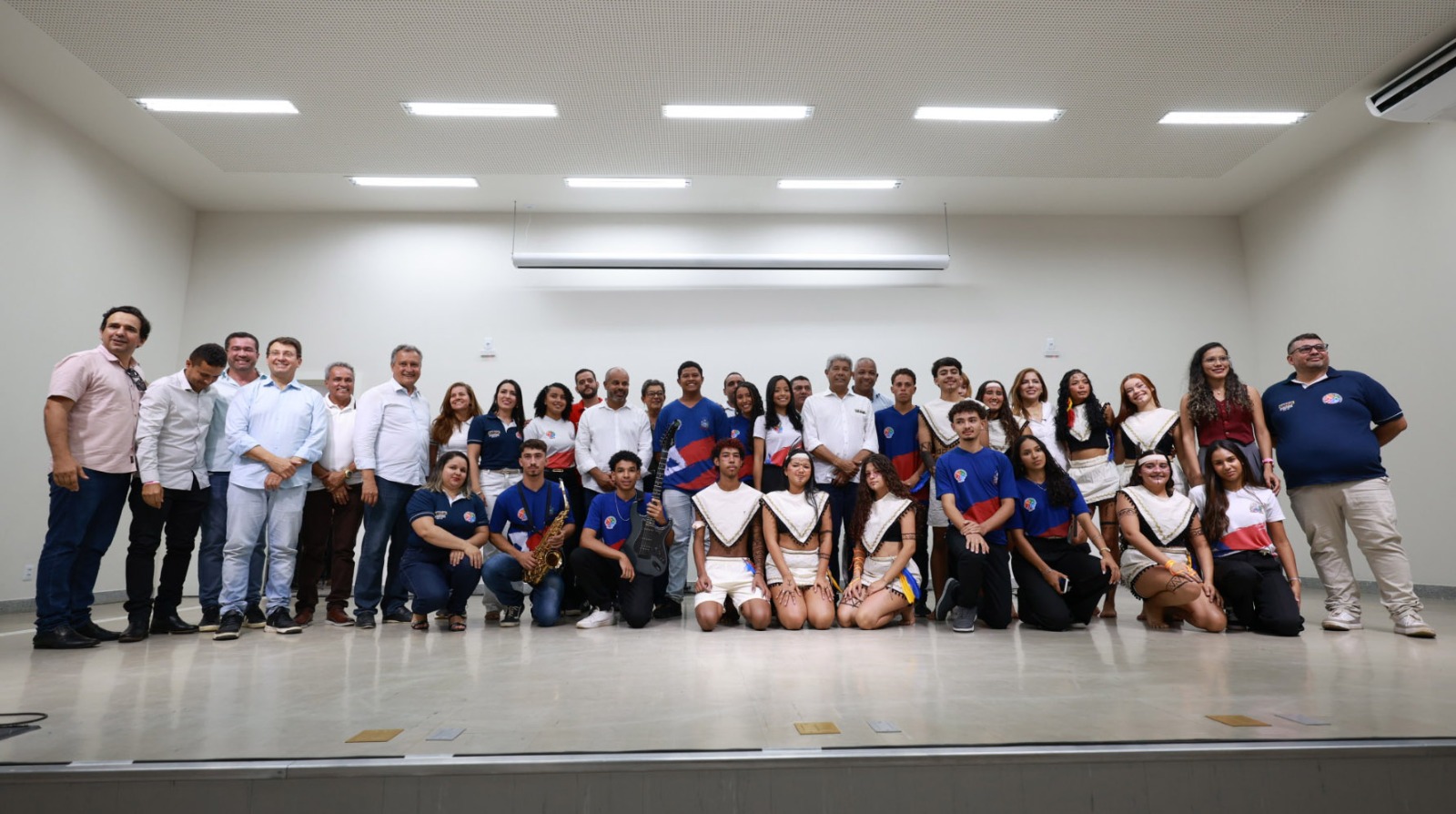 Novo colégio de tempo integral e obras viárias ampliam oportunidades e mobilidade em Correntina