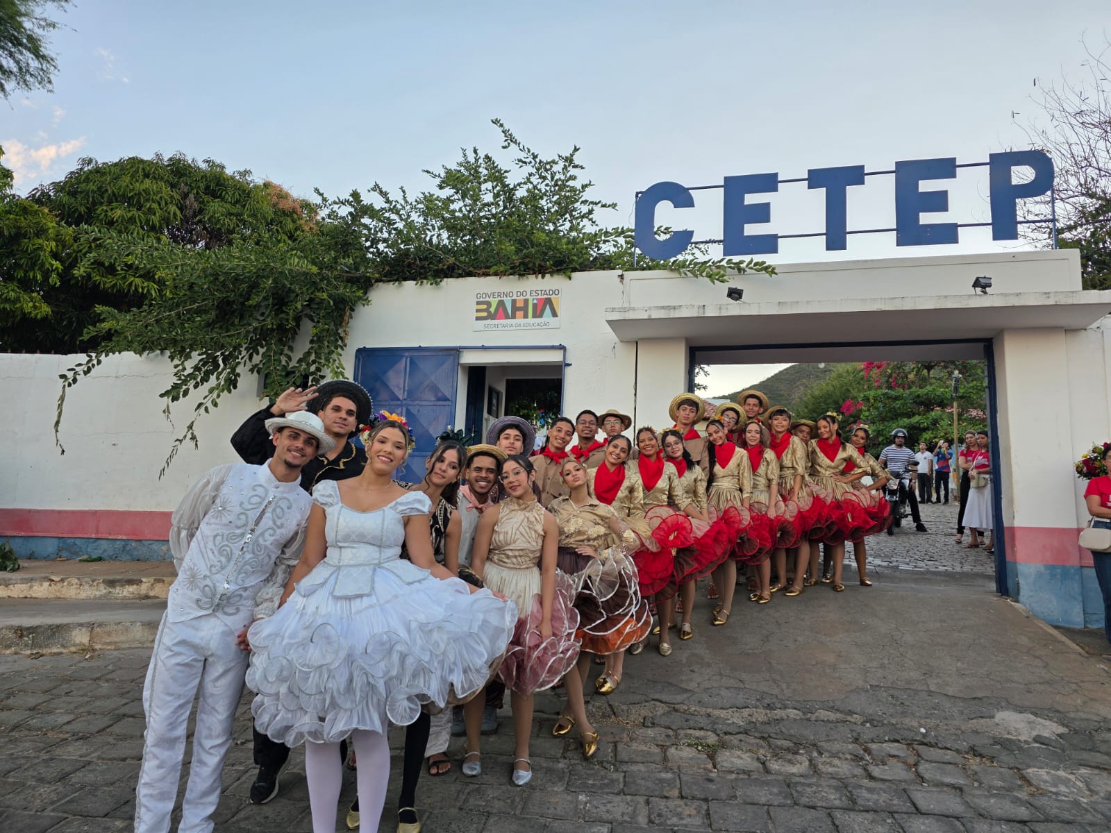 Feira literária valoriza cultura regional e amplia protagonismo estudantil em Macaúbas