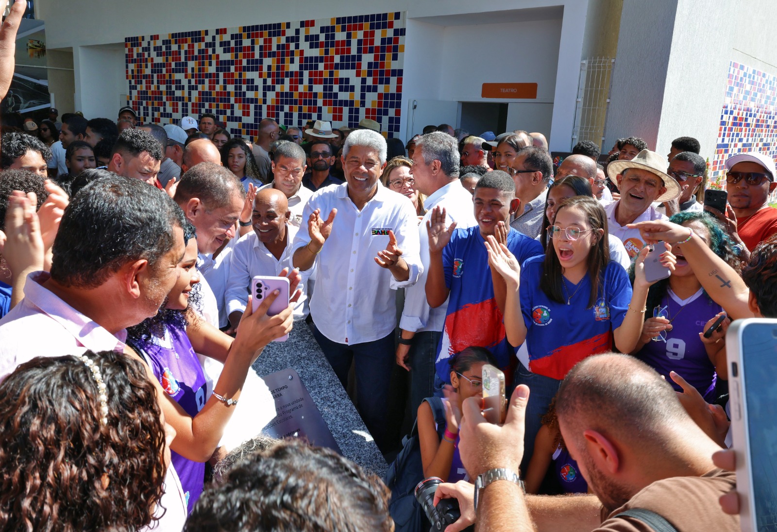 Inauguração de nova escola estadual amplia oferta de ensino em tempo integral para estudantes de Barra