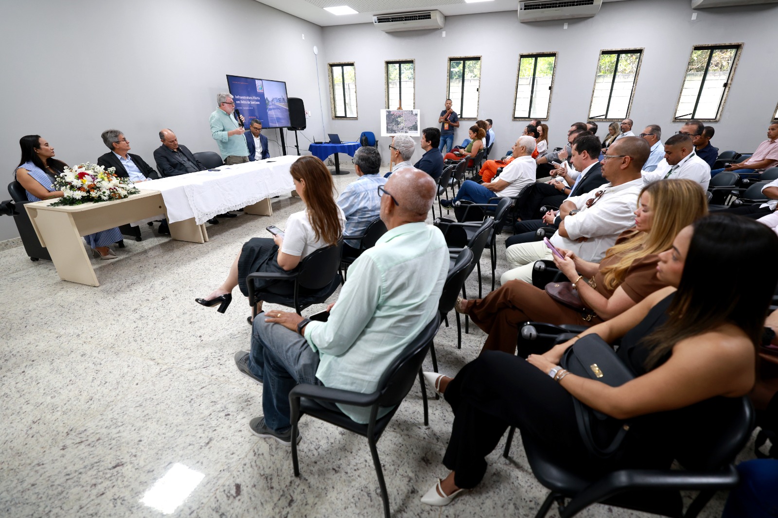 Estado da Bahia autoriza segunda etapa de obras de pavimentação e drenagem no CIS, em Feira de Santana