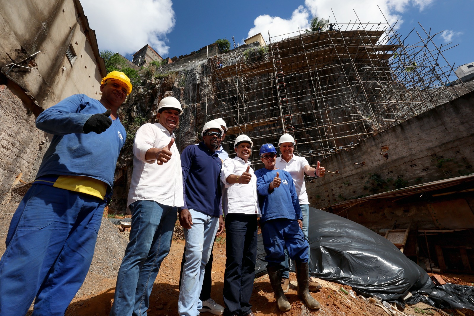 Obras de contenção beneficiam mais de 12 mil pessoas em dois bairros de Salvador