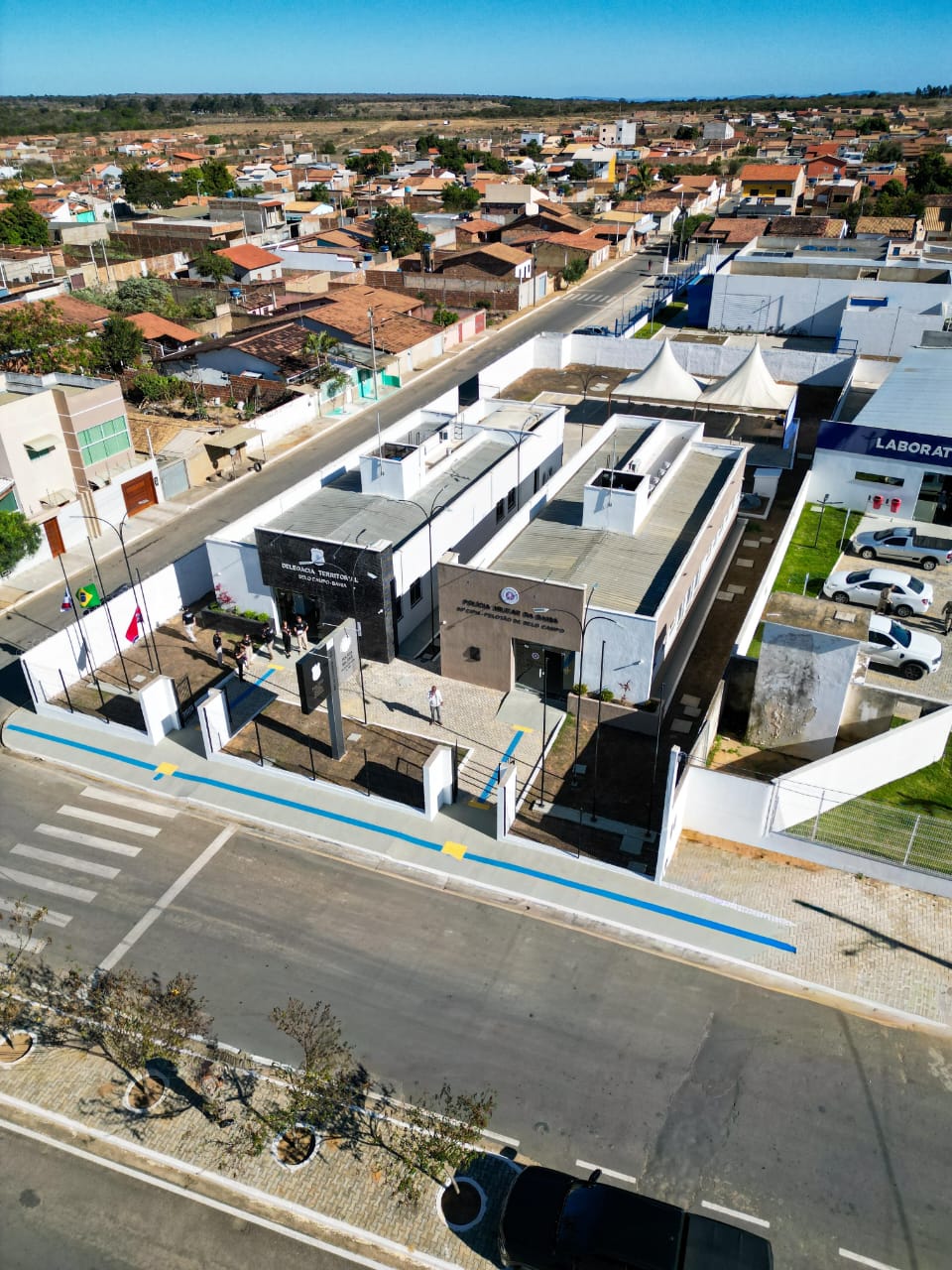 Belo Campo recebe novas unidades de segurança e agricultores de Uibaí têm imóveis regularizados