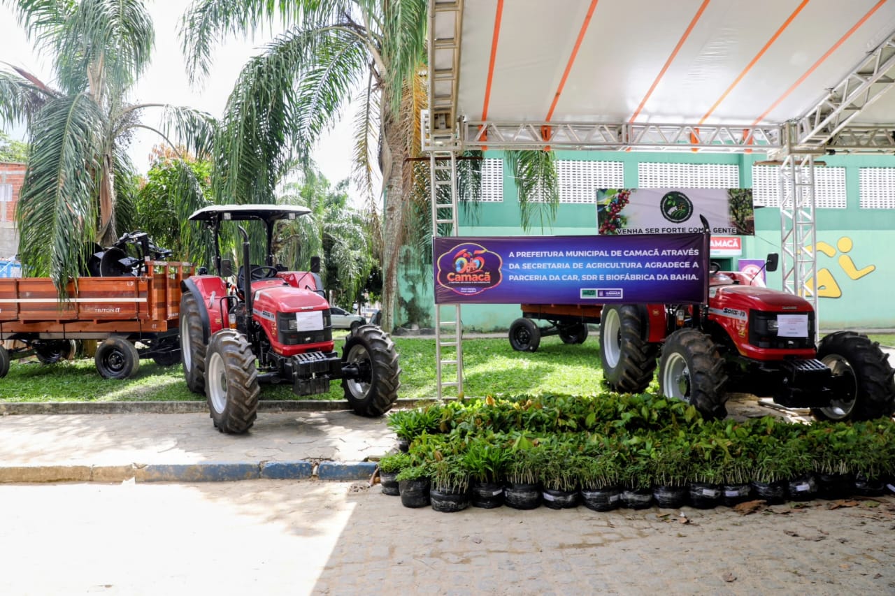 Equipamentos agrícolas são destinados a associações de agricultores familiares de Camacã