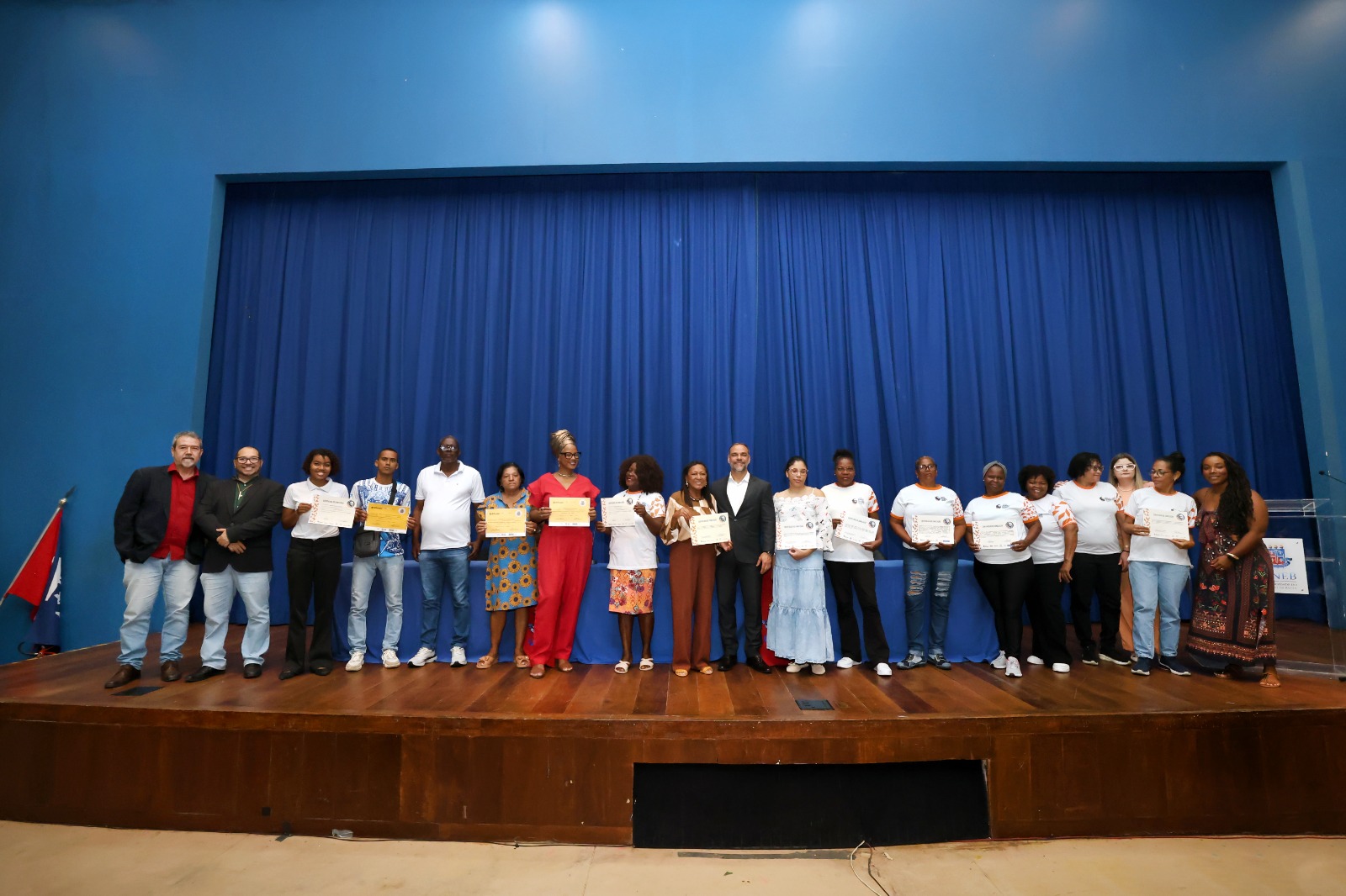 Estado da Bahia certifica 500 trabalhadores em cursos de qualificação profissional