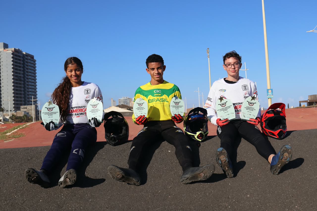 Jovens talentos do Projeto Pedal conquistam títulos continentais em Lima, no Peru