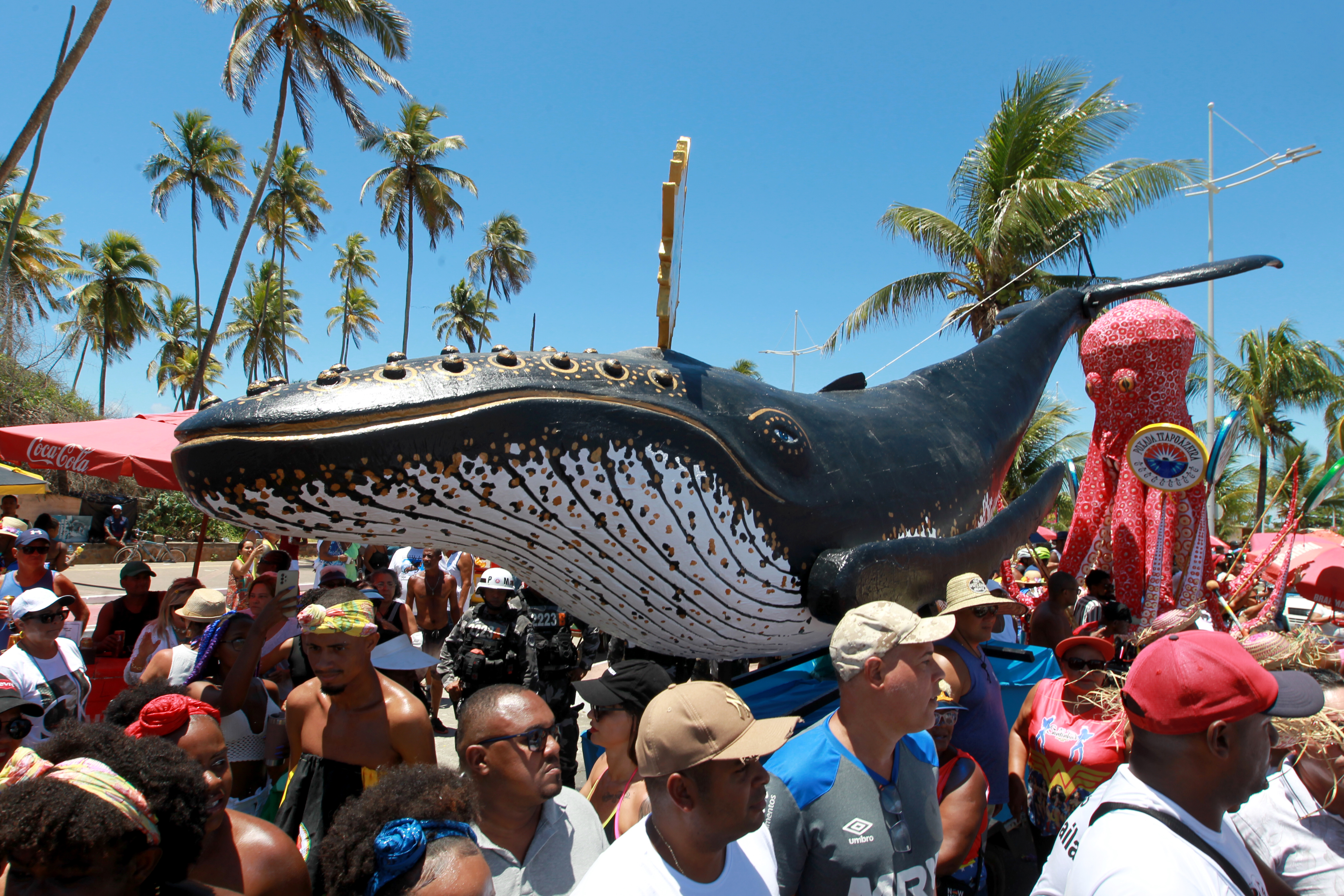 Governador Jerônimo Rodrigues participa da Lavagem de Itapuã, em Salvador