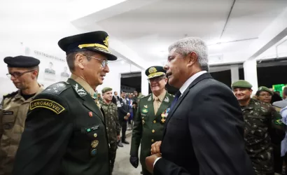 Governador acompanha passagem de comando da 6ª Região Militar na capital baiana
