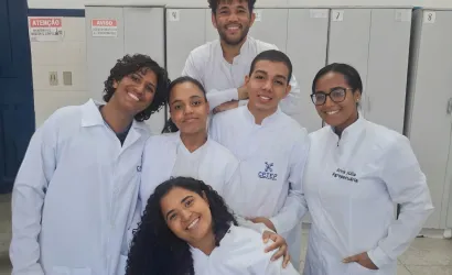 Estudantes utilizam pimenta e alho para produzir inseticida ecológico