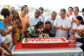 Governo do Estado celebra aniversário de Salvador com entrega de encosta e assinaturas de ordens de serviço