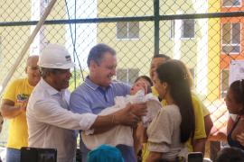 Jerônimo Rodrigues e ministro Rui Costa visitam Residencial Zulmira Barros em Salvador