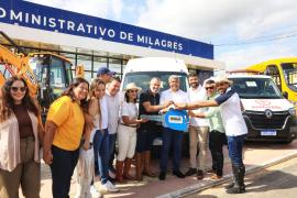 Governador entrega equipamentos e prestigia tradicional Festa dos Vaqueiros em Milagres