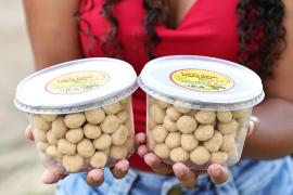 Produção de biscoitos e beijus impulsiona a renda de famílias em comunidade rural de Mutuípe