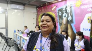 Na foto, Eleuzina Falcão, coordenadora de Doenças e Agravos Transmissíveis da Sesab. Micareta de Feira 2025. Foto: Feijão Almeida/GOVBA