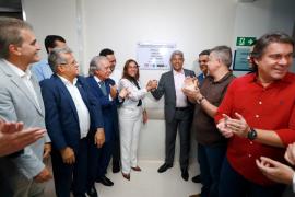 Governador entrega reforma da hemodinâmica e autoriza novas obras no Hospital Ana Nery