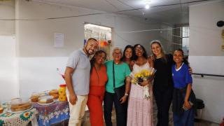 Secretaria de Comunicação realiza entrega de presentes para idoso do Lar Elizabeth, em Salvador